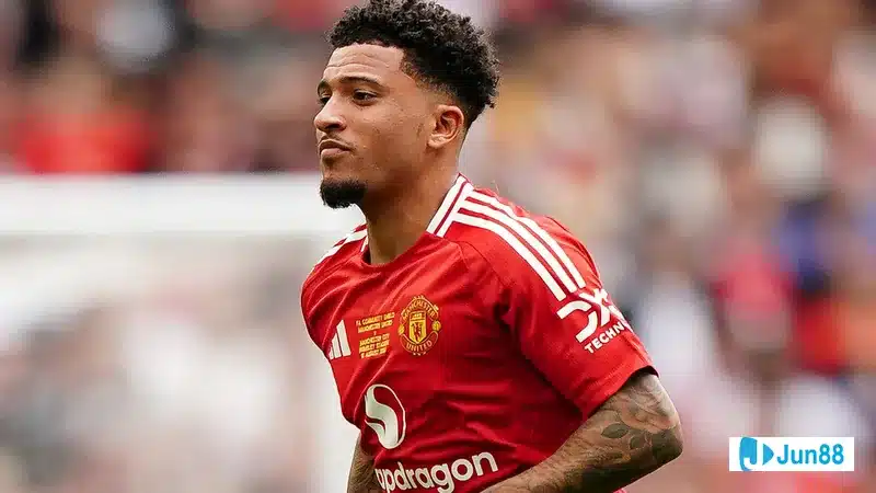 Jadon Sancho trong màu áo đội bóng thể hiện phong độ