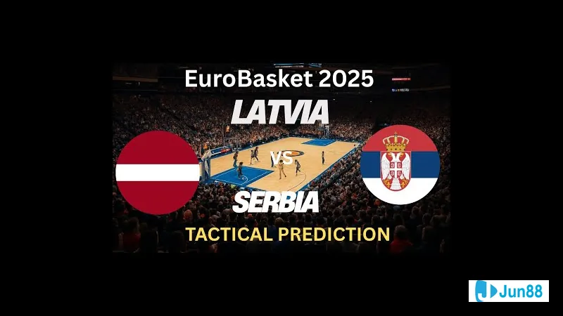 Cầu thủ Latvia và Serbia thi đấu trong trận đấu bóng đá