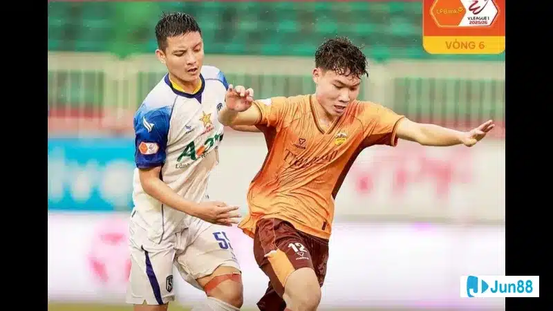 Cầu thủ U20 Mexico dũng mãnh chống lại sự áp đảo của cầu thủ U20 Ma Rốc trong trận đấu